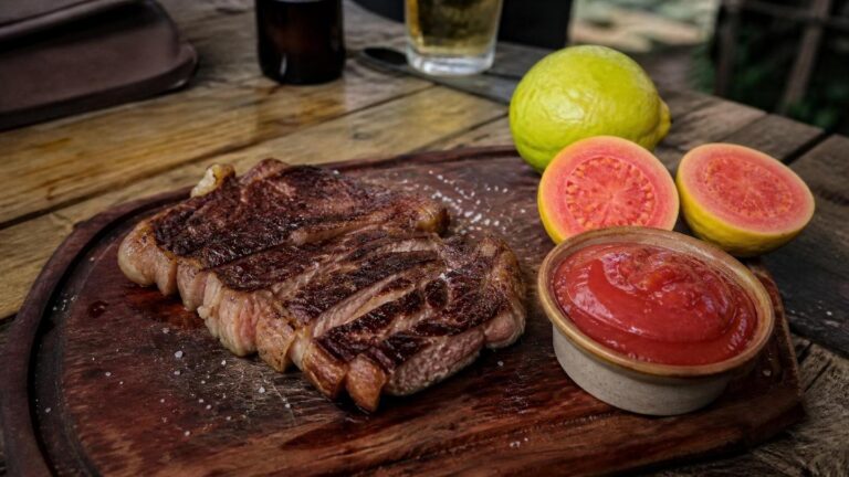 Ketchup de Goiaba: Inovação e Sabor no Churrasco - Um churras - Imagem gerada por IA